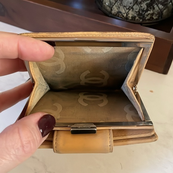 Chanel Quilted Black Tan Vintage Wallet As Is CC Authentic - Picture 6 of 17